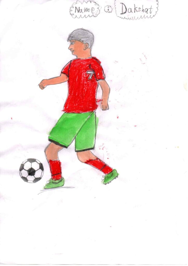 Eine Zeichnung eines Fußballspielers in einem roten Trikot mit der Nummer 7, grünen Shorts, roten Socken und grünen Schuhen, der einen schwarz-weißen Fußball kickt. Oben steht der Name „Dakshat“.